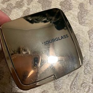 Hourglass Ambient Lighting Bronzer